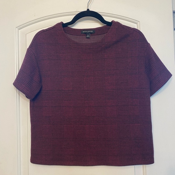 Banana Republic Burgundy Short Sleeve Top - Picture 2 of 4